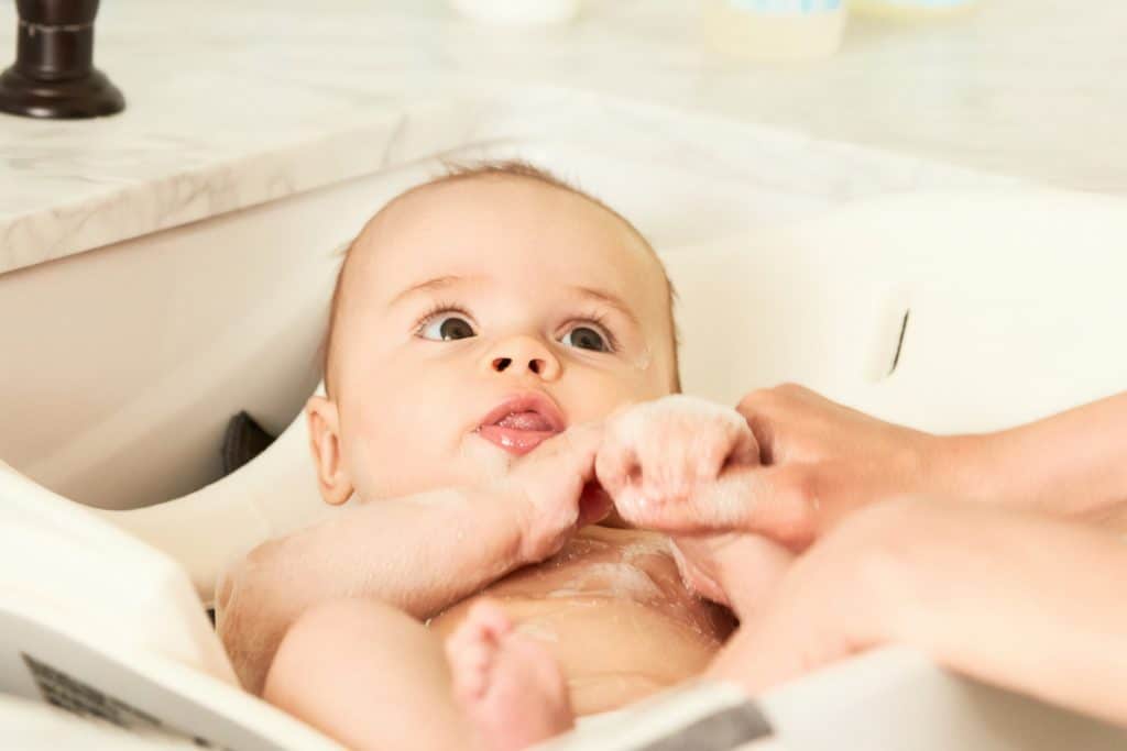 All About Baby Bathing: How to Relax a Baby Scared of Water - Baby Bath ...