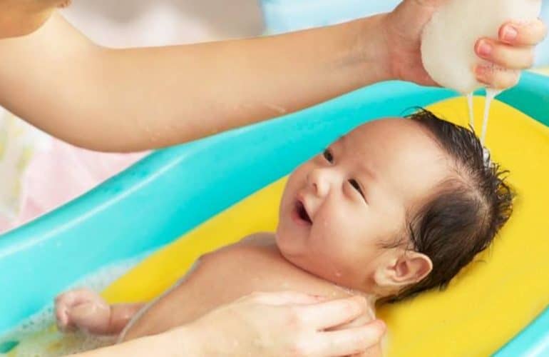 best time to bathe a newborn baby