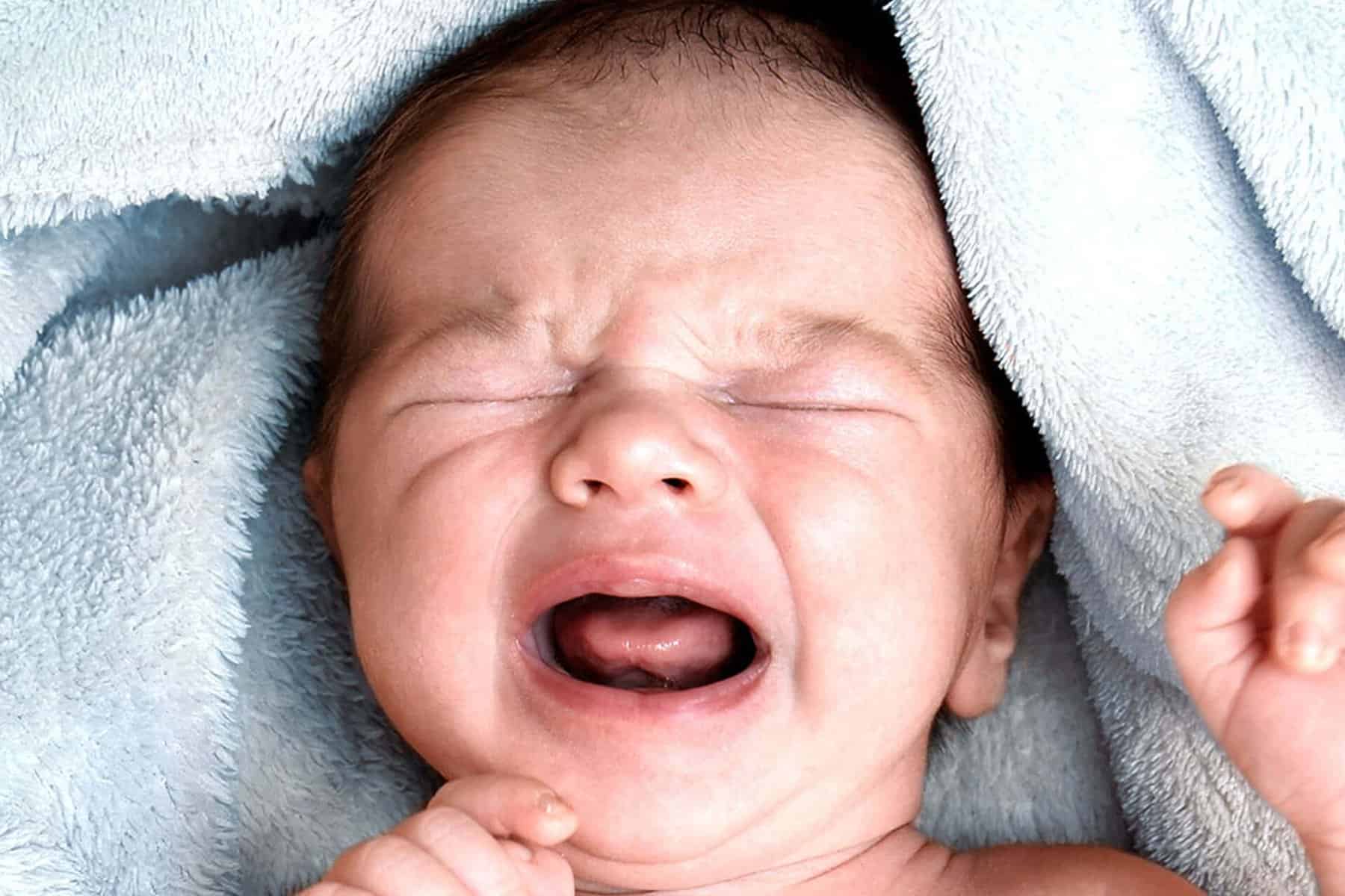 baby-sleep-advice-how-to-soothe-a-crying-baby-baby-bath-moments