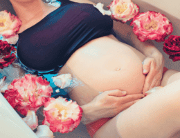 Pregnant-Woman-taking-hot-bath-to-induce-labor